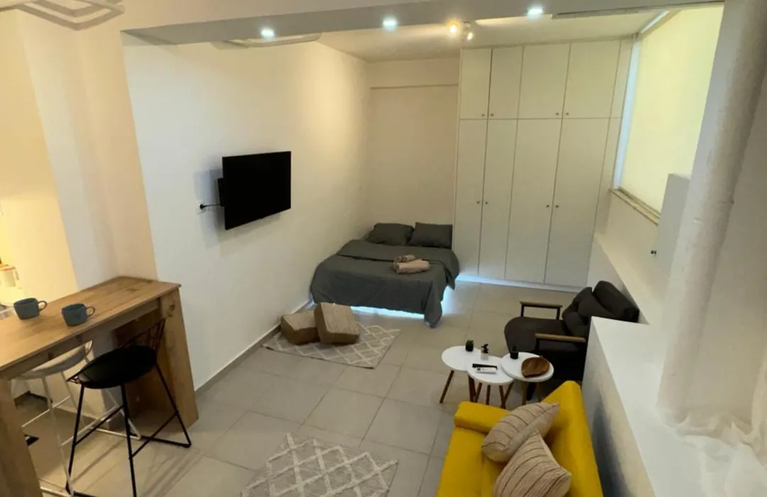 Quiet Stylish Studio-1